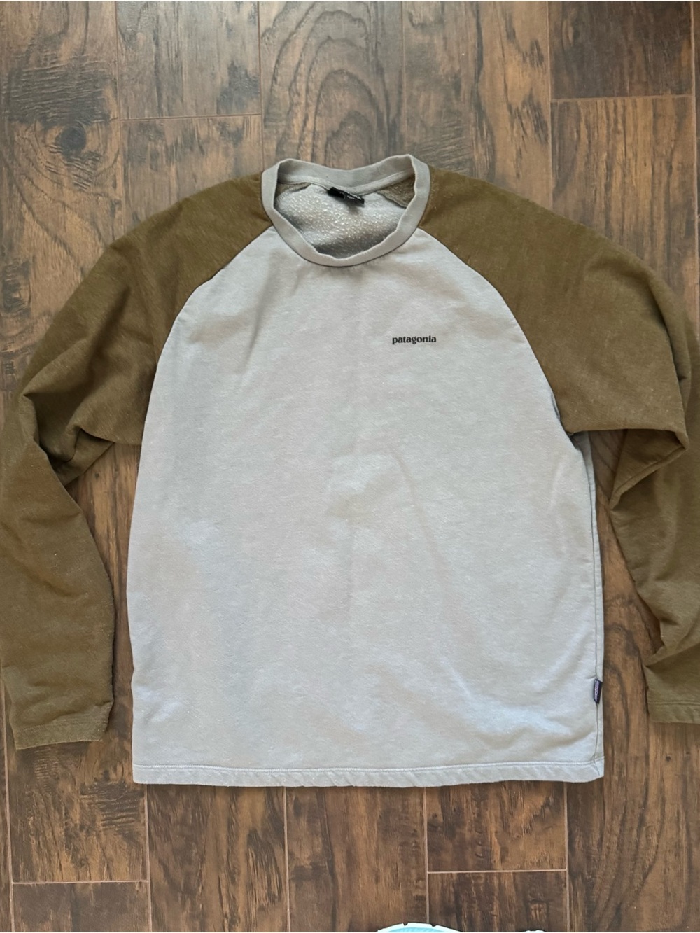 Patagonia P6 P-6 Logo Lightweight Pullover Crew Sweatshirt Size Large Gray